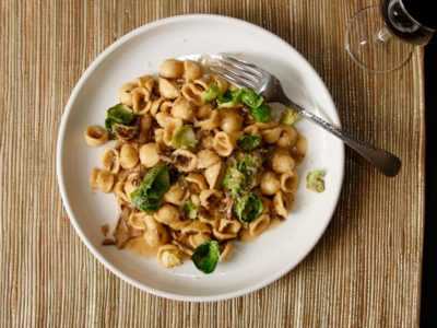 Рецепт Вкусные макароны с грибами, сыром, брюссельской капустой