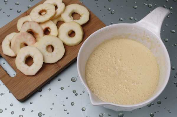 Рецепт Оладьи с яблоками на молоке