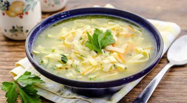 Какой суп можно приготовить из курицы быстро и вкусно?
