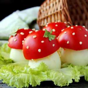 Фаршированные яйца "Мухоморы" с томатами