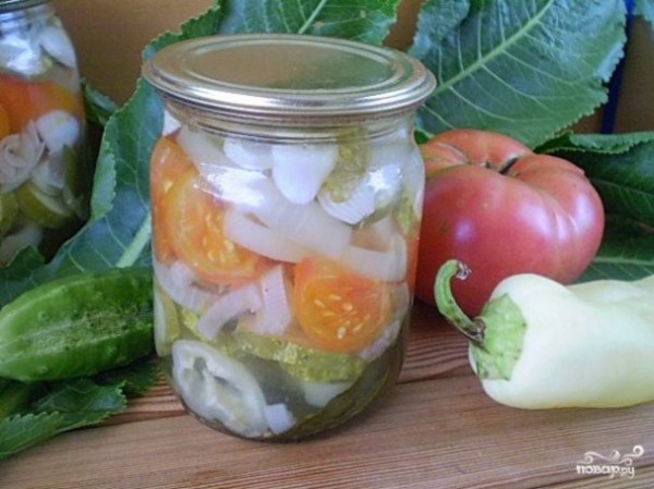 Салат из помидоров и огурцов на зиму — вкусно, просто — фоторецепт пошагово