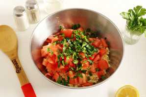 Салат с булгуром и помидорами