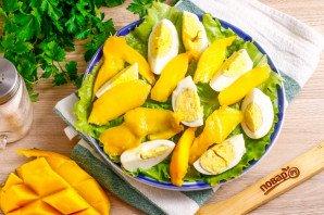 Салат с тунцом и манго