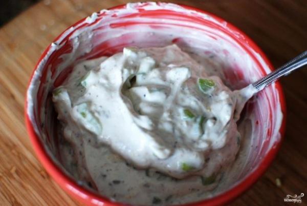 Соус из йогурта и огурцов - просто,вкусно - фоторецепт пошагово
