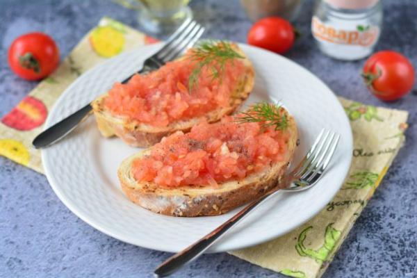 Испанские бутерброды с помидорами - просто,вкусно - фоторецепт пошагово