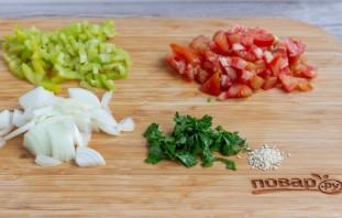 Овощной салат с маслинами и кунжутом - пошаговый рецепт
