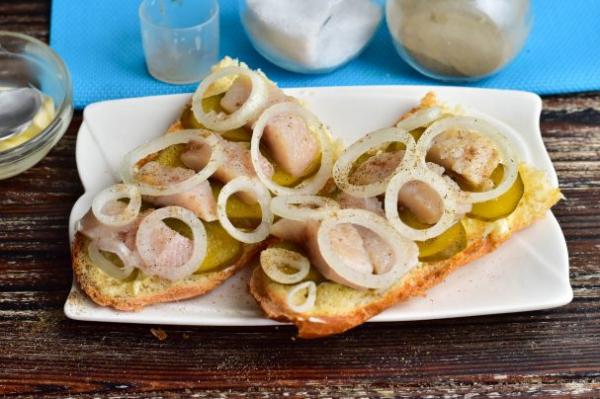 Голландские бутерброды с селедкой - просто,вкусно - фоторецепт пошагово