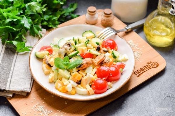 Салат с мидиями - просто,вкусно - фоторецепт пошагово