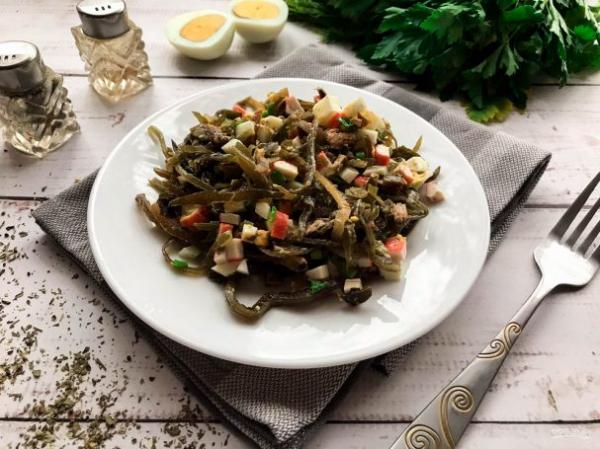 Салат с морской капустой и шпротами - просто,вкусно - фоторецепт пошагово