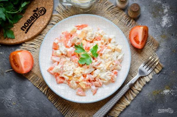 Салат с помидорами и курицей - просто,вкусно - фоторецепт пошагово