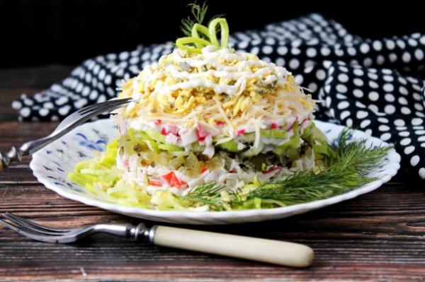 Салат с пореем и крабовыми палочками - просто,вкусно - фоторецепт пошагово