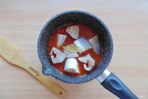 Рыбные консервы в томатном соусе