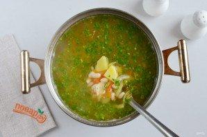 Суп с фасолью и огурцами