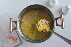 Суп с фасолью и огурцами