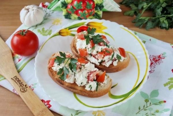 Бутерброды с творогом и помидорами - просто,вкусно - фоторецепт пошагово