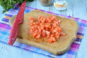 Крабовый салат с помидорами и кукурузой