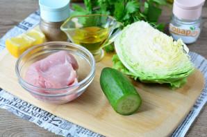 Салат с курицей и белокочанной капустой