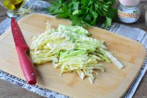 Салат с курицей и белокочанной капустой