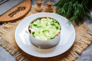 Слоеный салат с тунцом и картофелем