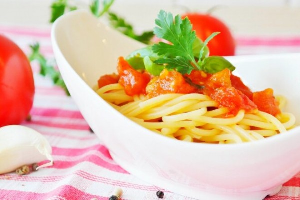 Спагетти с томатным соусом по-итальянски, рецепт с фото