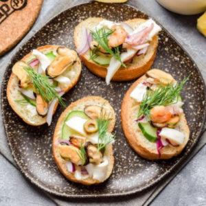 Бутерброды с морепродуктами - просто,вкусно - фоторецепт пошагово