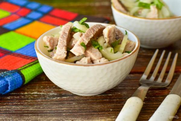 Деревенский салат с мясом - просто,вкусно - фоторецепт пошагово