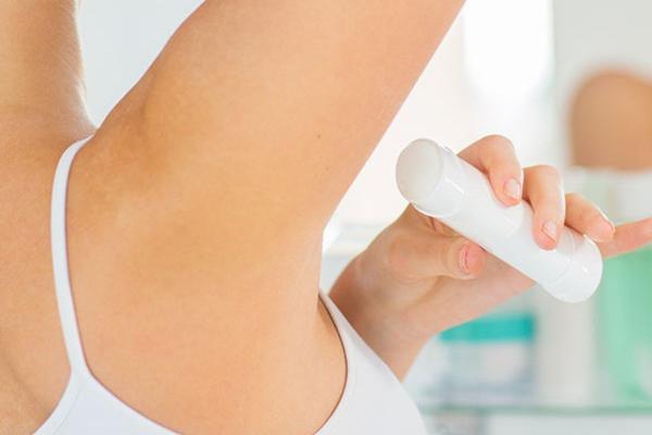 Вред дезодорантов: чем заменить средство личной гигиены