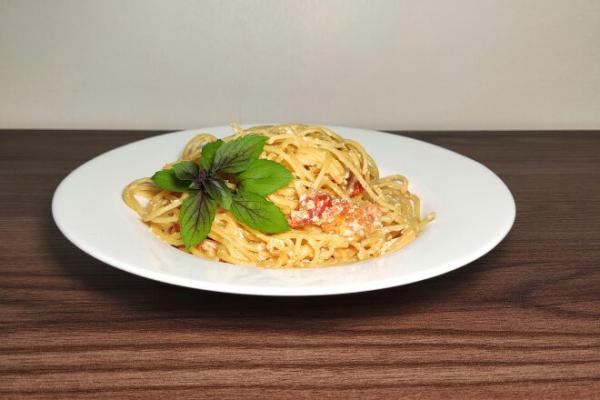 Спагетти с сыром фета и помидорами черри, рецепт с фото и видео