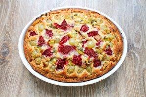 Пирог с фруктами и ягодами