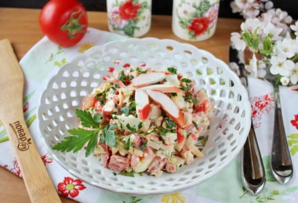 Салат с перепелиными яйцами и крабовыми палочками - просто,вкусно - фоторецепт пошагово